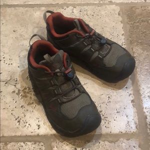 Kids size 4 Keen Leather Hiking Shoes